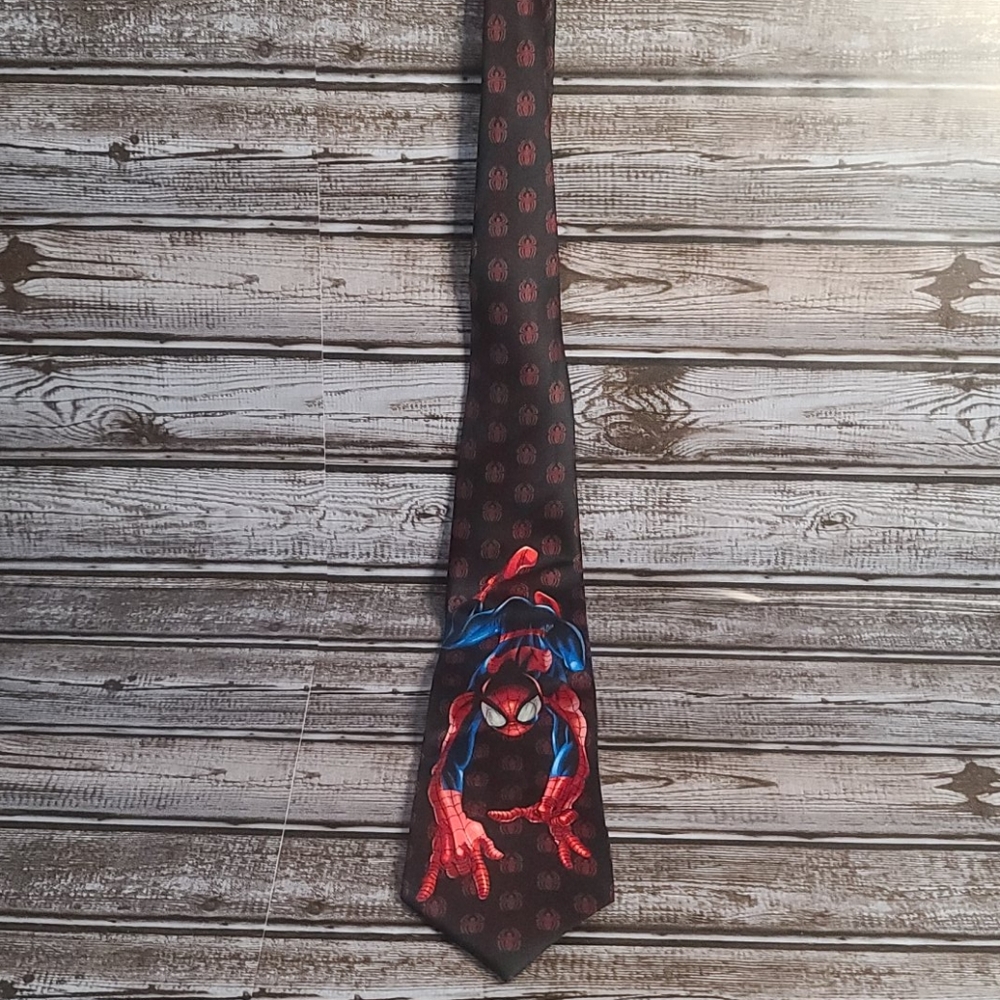 Spider-Man tie, hot topic